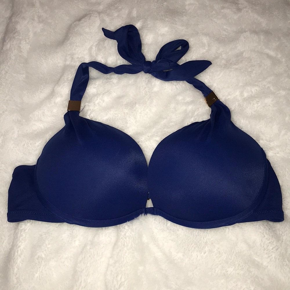🆕 Victoria’s Secret Royal Blue bikini top.